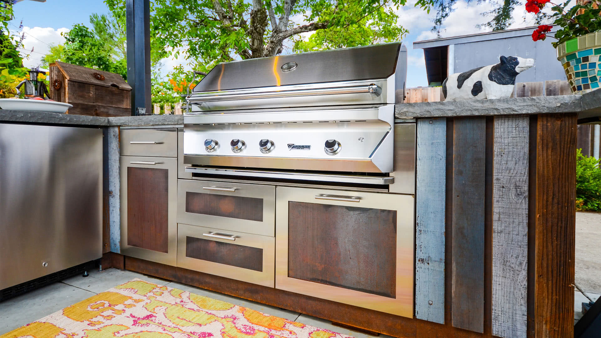 Brown Jordan Outdoor Kitchens - Premium Cabinetry - Made in USA - Oasis
